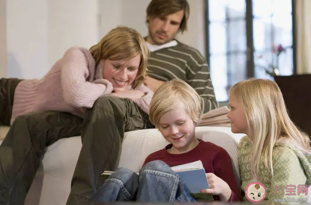 家庭氛围对孩子成长的影响有多大 焦虑的家长养成的孩子有什么不同