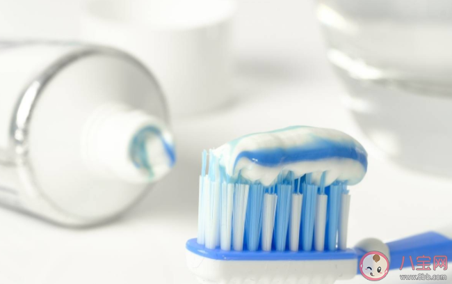 药膏|药膏会产生耐药性吗要不要经常换 牙膏的主要成分有什么