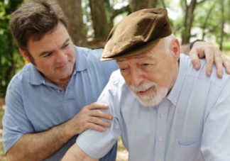 怎么自测阿尔茨海默病患病风险高不高 如何防止阿尔兹海默症老人走失