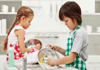 什么时候培养孩子做家务的能力 孩子做家务有什么优势