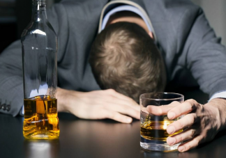 喝酒对身体器官有什么影响 喝酒后出现什么反应不宜饮酒