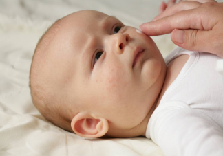 宝宝有湿疹辅食添加哪些食物不能加 湿疹期吃什么好