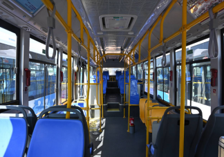 公交车座椅上的小洞洞是干嘛用的 为什么公交车上没有安全带