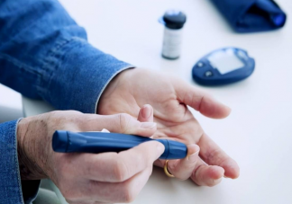 肚子越大糖尿病风险越高吗 糖尿病患者该怎样吃和动