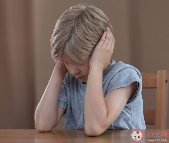 抑郁的孩子为什么会有这么多 发现孩子有抑郁倾向怎么办