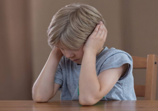 抑郁的孩子为什么会有这么多 发现孩子有抑郁倾向怎么办