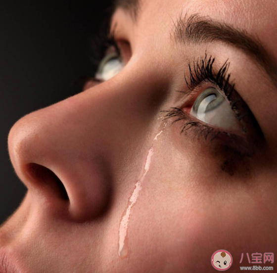 迎风流泪是如何发生的 迎风流泪可能是哪些原因引起的