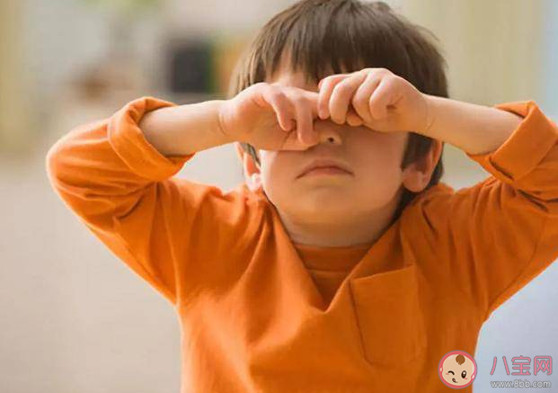 15岁男孩爱揉眼2次揉掉视网膜 经常揉眼会有哪些危害
