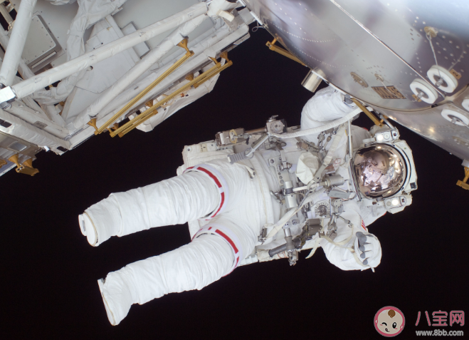 航天员在太空中是飘着睡觉的吗 航天员最困难的任务是什么