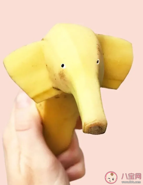 大象是怎么吃香蕉的分为几步 如何看待大象吃香蕉剥皮