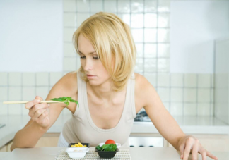判断过度节食有什么标准 长期节食会带来什么问题