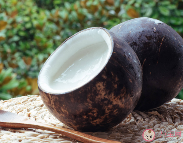 开口的椰子水更适合微生物细菌繁殖吗 如何分辨椰子水好坏