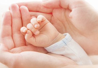 如何看待英国首批三亲婴儿诞生 什么是线粒体病