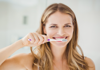 牙齿在饭后十分钟左右最脆弱 吃完饭要立刻刷牙或漱口吗