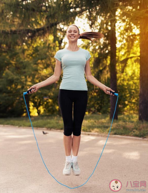 跑步和跳绳哪个更适合减肥 新手适合跑步还是跳绳