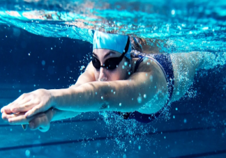 游泳肩有什么症状 游泳肩和肩周炎有什么不同