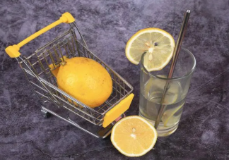多喝柠檬水有助于减肥吗 柠檬水早上喝还是晚上喝