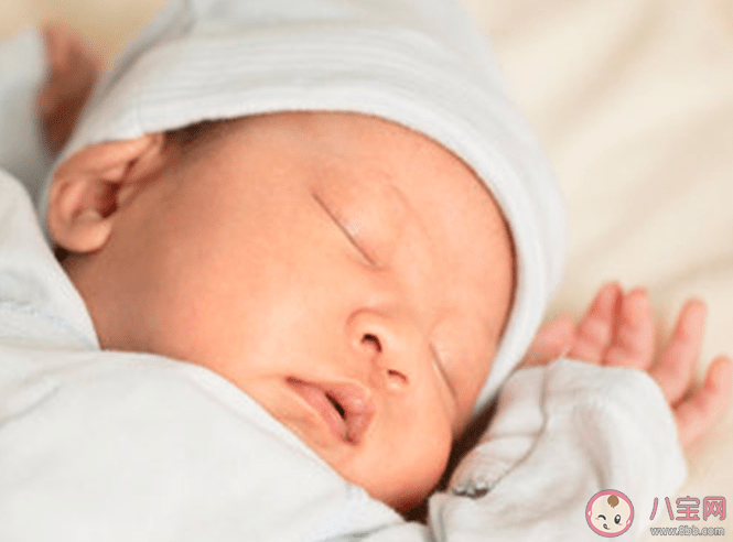 为什么婴儿明明很困却拼命反抗睡觉 怎么哄婴儿睡觉
