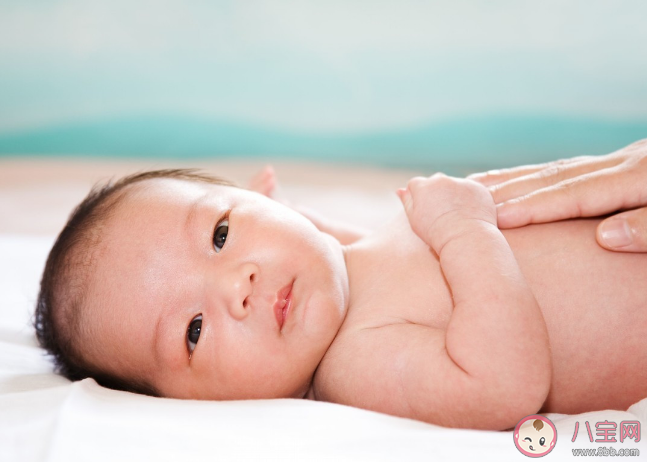 如何应对宝宝秋季皮肤干燥 秋季宝宝皮肤护理必备攻略