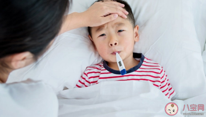孩子发烧用退热栓好吗要注意什么 处理孩子发烧做好这5步