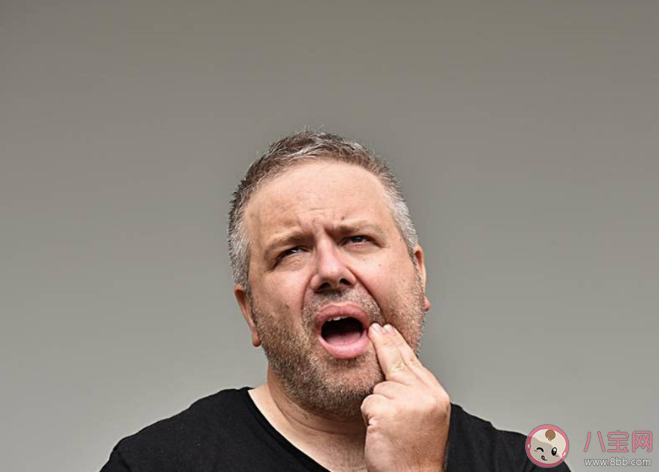 人老掉牙很正常吗 老年人牙周炎有什么症状