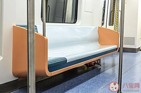 为什么地铁的座位这么滑 乘坐地铁要注意些什么