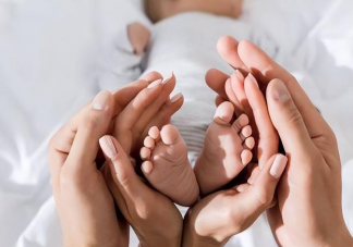 中国去年出生人口956万二孩占38.9% 你会考虑生二胎吗