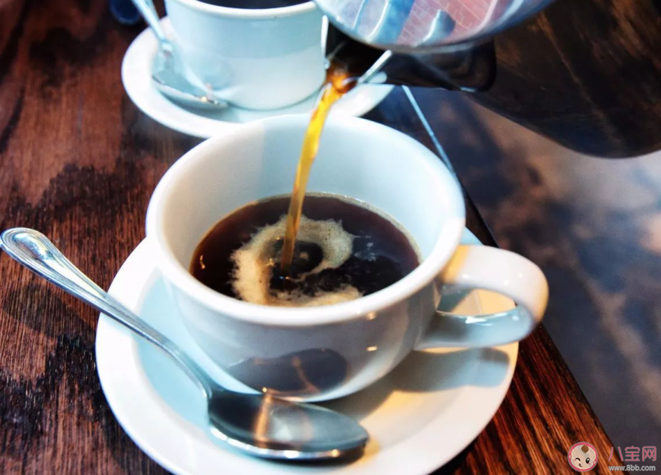30岁女子1天5杯咖啡喝成脆骨人 咖啡喝过量会有哪些危害