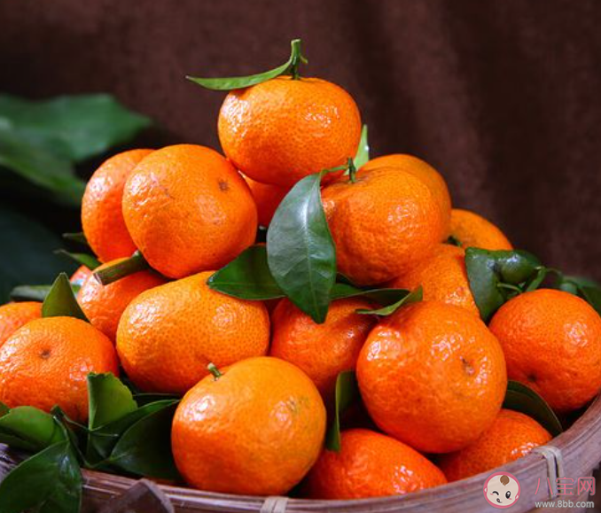 橘子吃多后皮肤黄染半个月可消退吗 为什么橘子吃多了皮肤会变黄