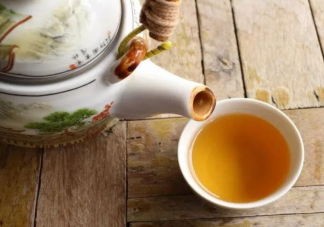 长期喝茶与喝白开水谁更健康 长期喝茶的人最后都怎么样了