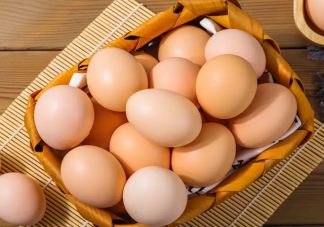 鸡蛋上最脏的东西可能被你吃了吗 为什么不建议清洗鸡蛋后放冰箱