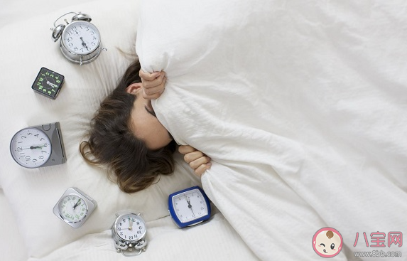 为什么睡得越多反而越累 睡眠时间多久最好