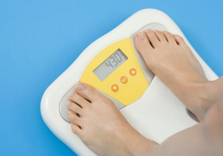 女子减脂瘦到70斤突发心衰进ICU是怎么回事 减脂怎样做才健康