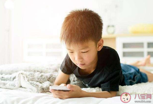 手机正在变薄孩子的大脑吗 孩子沉迷玩手机怎么办